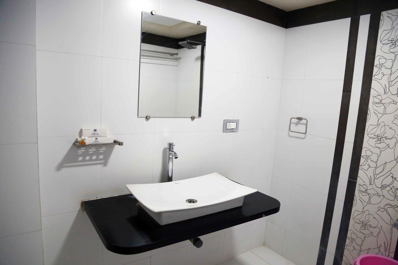 Hotel Regency Jāmnagar المظهر الخارجي الصورة