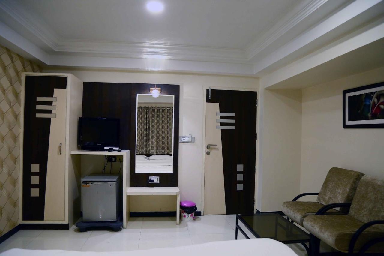Hotel Regency Jāmnagar المظهر الخارجي الصورة