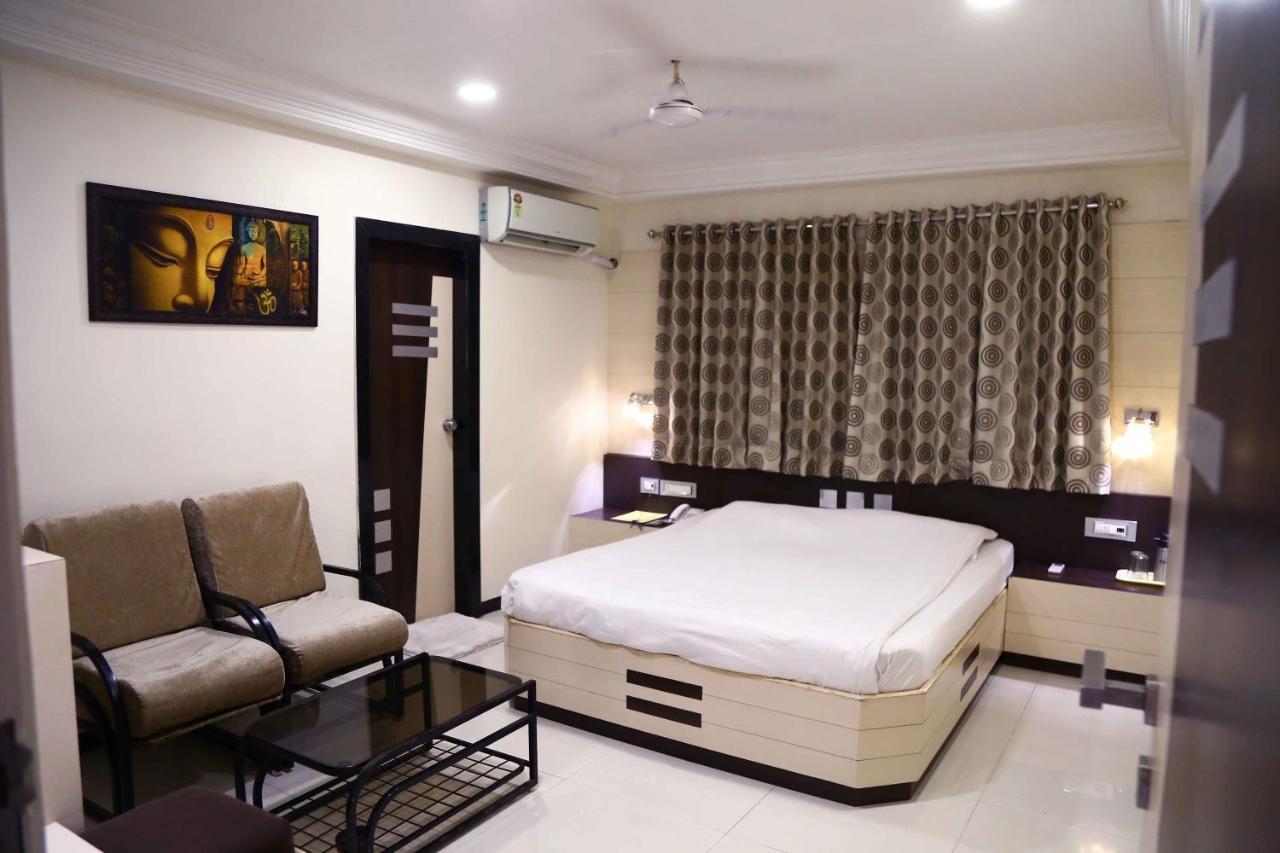 Hotel Regency Jāmnagar المظهر الخارجي الصورة