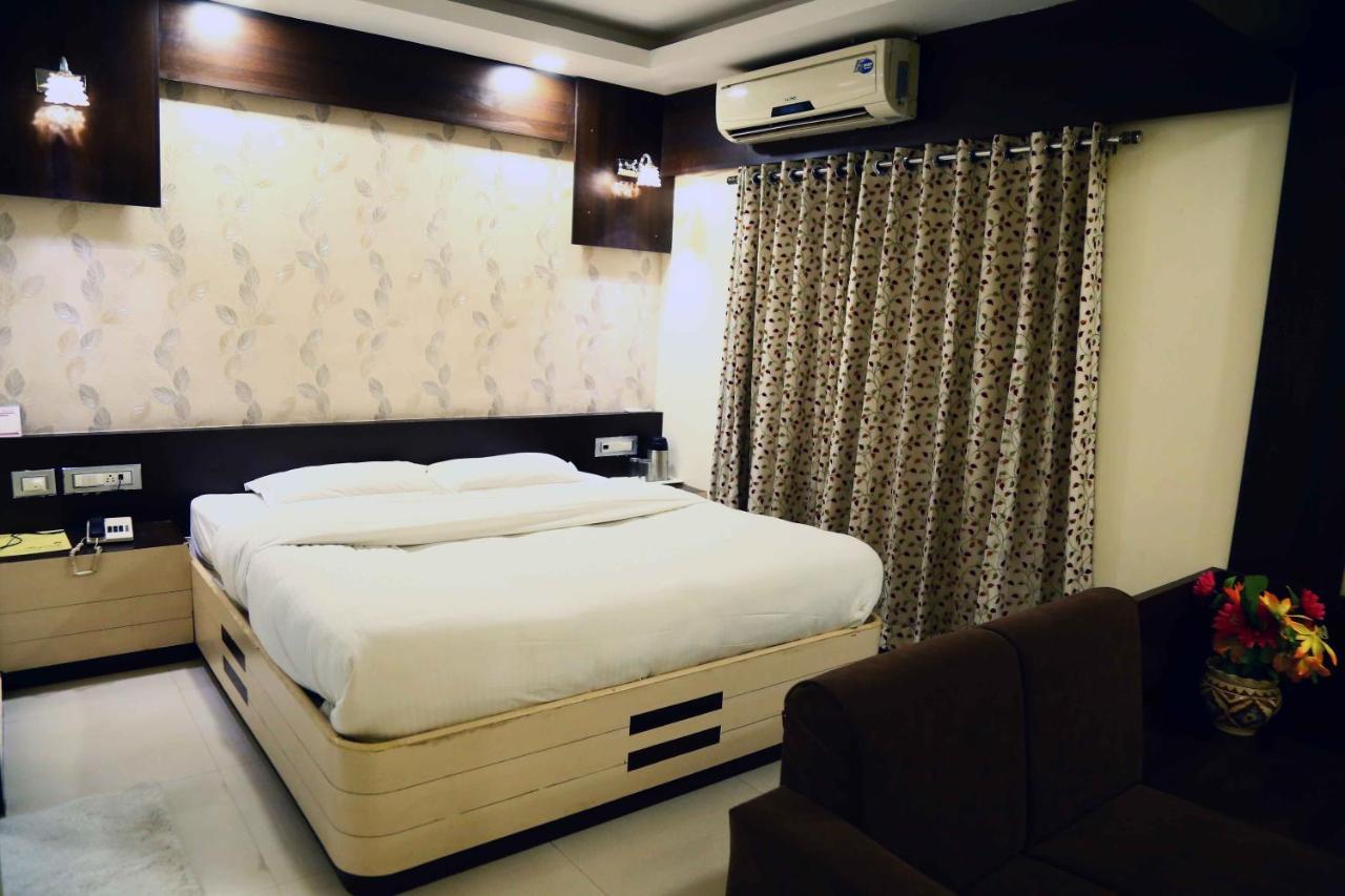 Hotel Regency Jāmnagar المظهر الخارجي الصورة