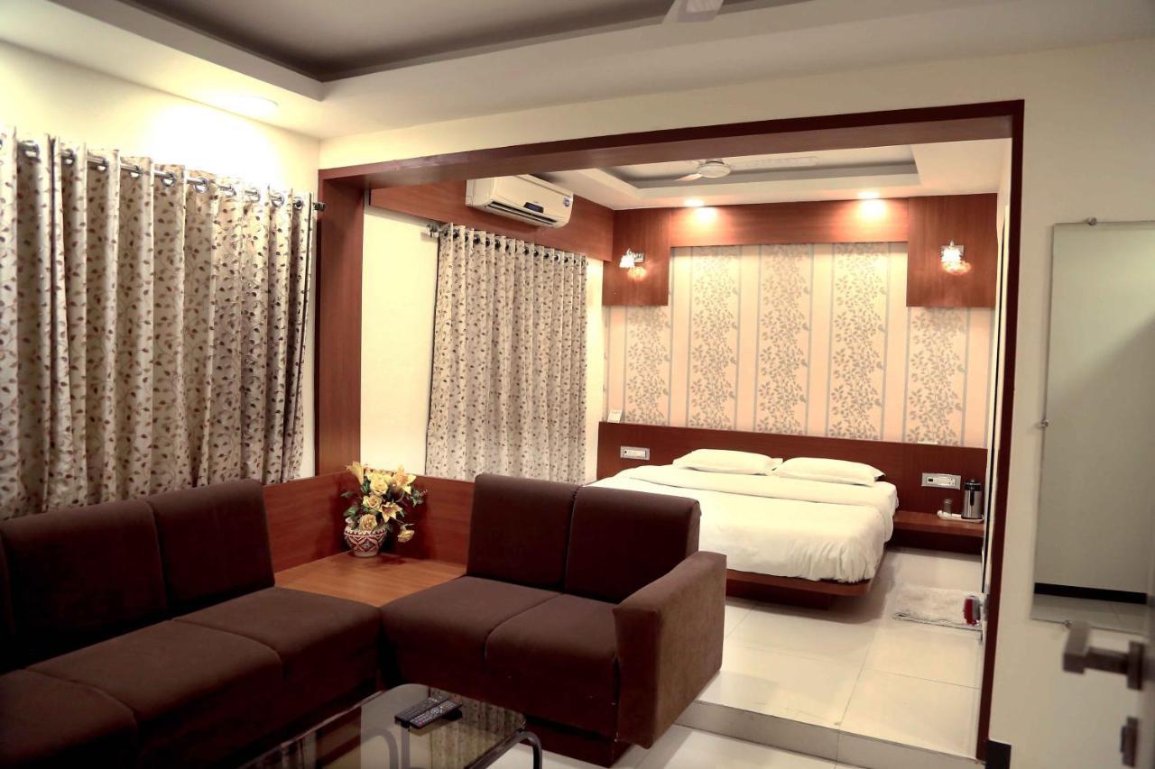 Hotel Regency Jāmnagar المظهر الخارجي الصورة